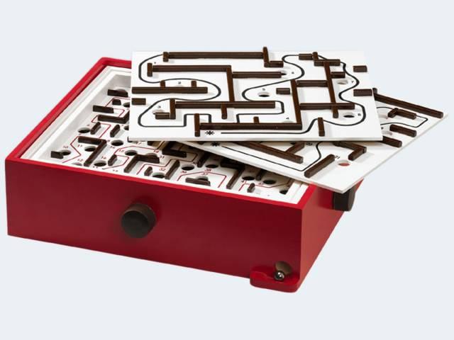 Actual product image Brio Labyrinth & exercise plates (English)