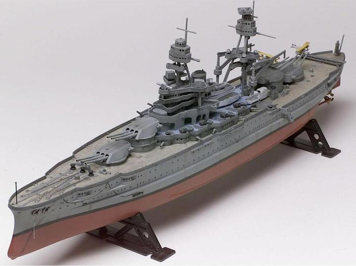 Image du produit Revell USS Arizona Battleship