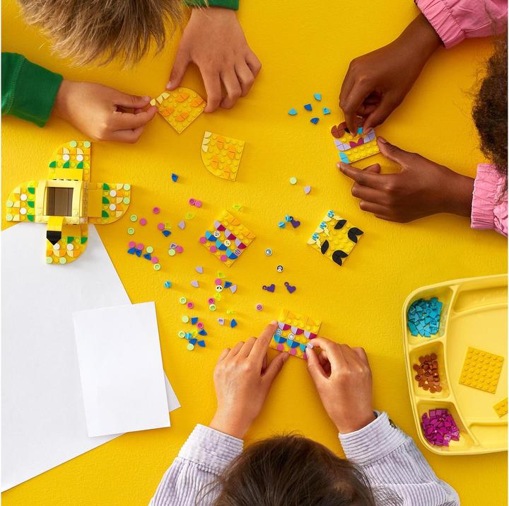 Actual product image LEGO Bananas pen holder (41948, LEGO Dots)