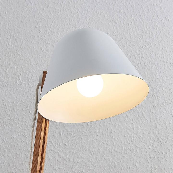 Actual product image Lindby Tetja floor lamp with wooden pole, white (E27)