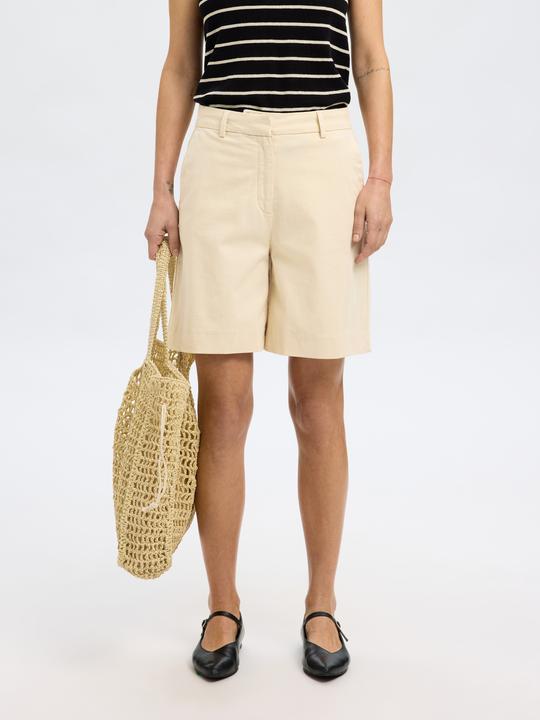 Image du produit Selected Femme Wide Fit Højtaljede shorts (Bande de fréquences 38 (2600 MHz))
