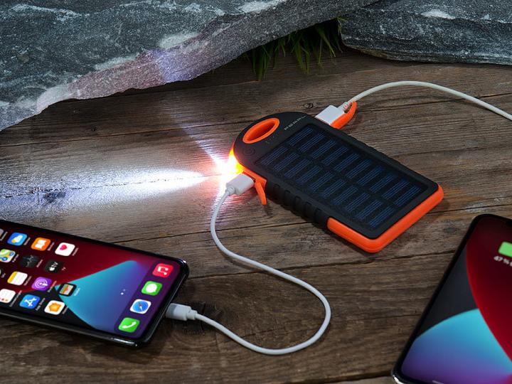 Actual product image Pearl Solar power bank with flashlight (3000 mAh, 5 W, 11.10 Wh)