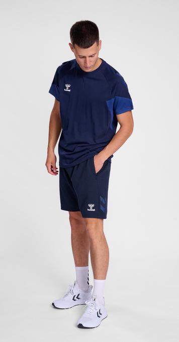 Actual product image hummel Hmltravel t-shirt s/s (XS)