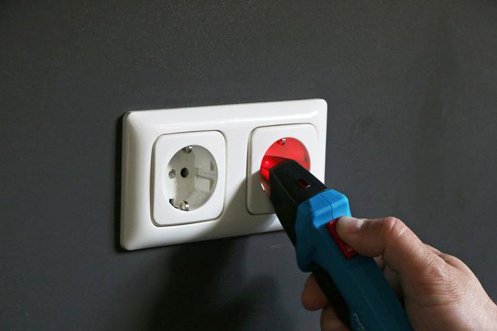 Actual product image Peaktech P 3432 Line locator / circuit detector