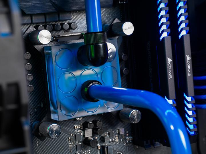Produktbild Joule Performance Core 5 mit GTX 1080Ti (Intel Core i7-8700K, 16 GB, 500 GB, GeForce GTX 1080 Ti)