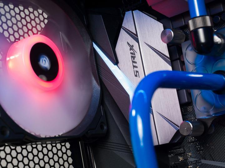Produktbild Joule Performance Core 5 mit GTX 1080Ti (Intel Core i7-8700K, 16 GB, 500 GB, GeForce GTX 1080 Ti)