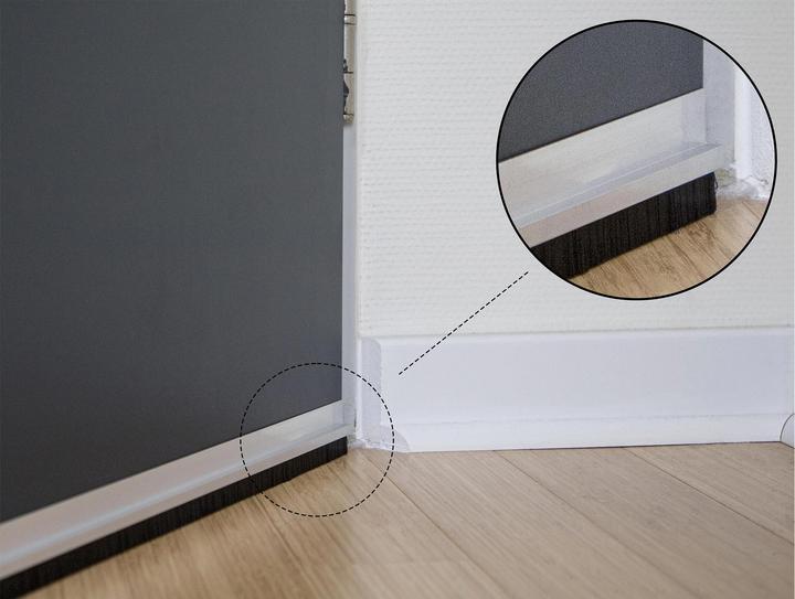 Produktbild Delock Bürstenstreifen 20 mm mit Alu-Profil gewinkelt (Filzgleiter, 1 Stück)