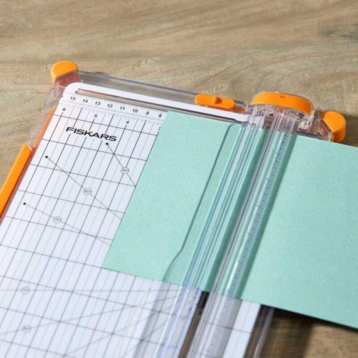 Produktbild Fiskars Schneidemaschine (10 Blätter, A4)