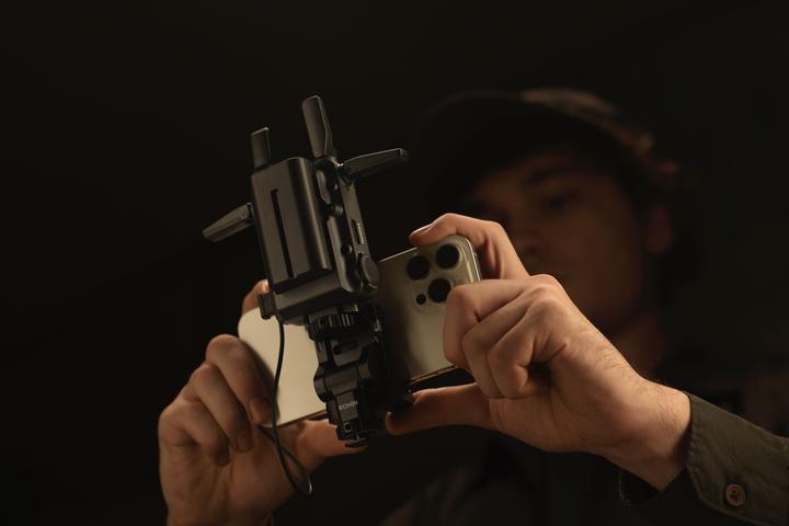 Immagine prodotto DJI Kit portacellulare per trasmissione SDR (Cavo di collegamento del gimbal)