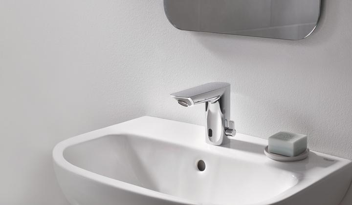 Produktbild Grohe Bau Cosmopolitan E Infrarot-Waschtischarmatur mit Temperaturregulierung