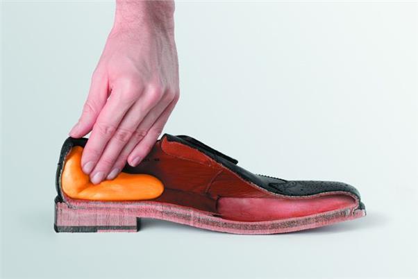 Actual product image Cyber Clean Cleaning compound for shoes 145gr. (1 x)