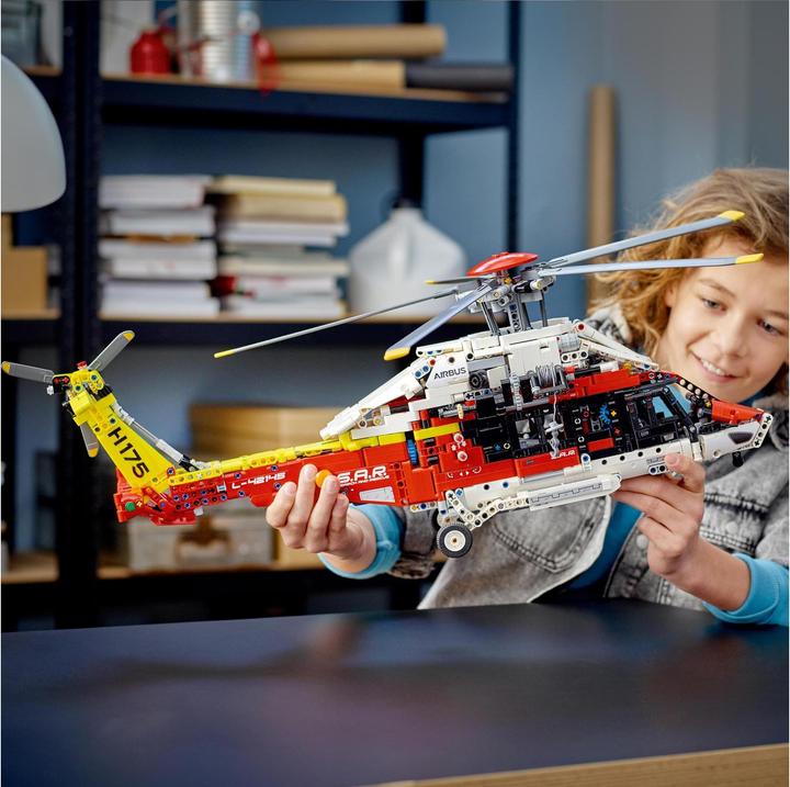 Productafbeelding LEGO Airbus H175 Reddingshelikopter (42145, LEGO Technic)