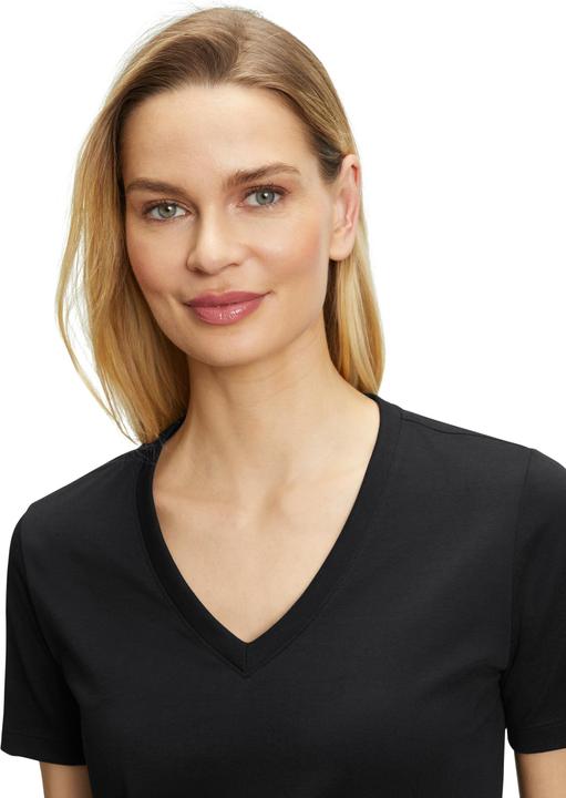 Actual product image Falke BA T-Shirt V-neck w (M)