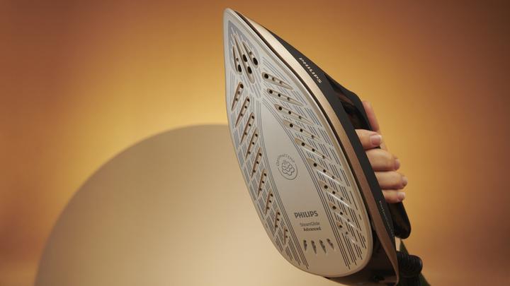 Actual product image Philips PerfectCare 6000 Series PSG6064/80 (2400 W, 600 g/min)