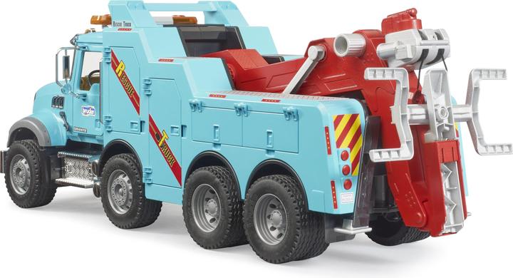Actual product image Bruder MACK Granite lorry tow truck with light & sound
