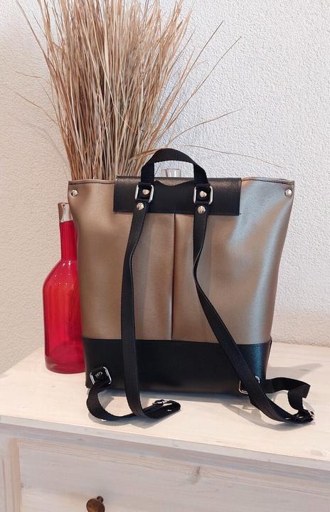 Immagine prodotto Tooitaly Zaino moda Upcycling da bottiglie di PET riciclate dal mare No.25 Fatto a mano in Italia
