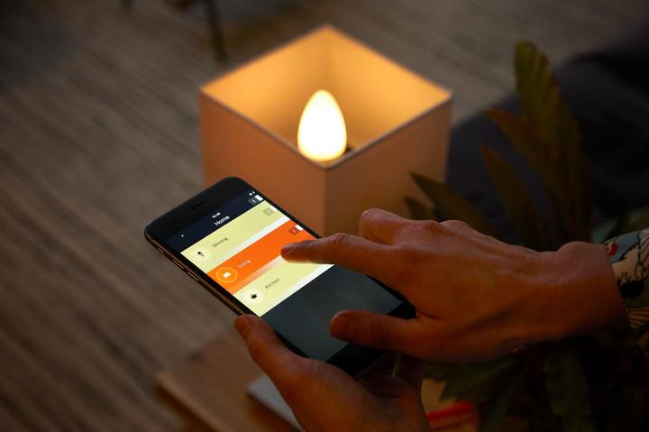 Produktbild Philips Hue White & Color Ambiance Erweiterung (E14, 6.50 W, 470 lm, 1 x, G)