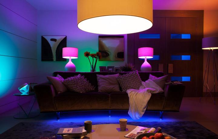 Produktbild Philips Hue White & Color Ambiance Erweiterung (E14, 6.50 W, 470 lm, 1 x, G)