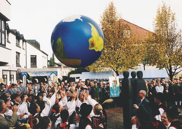 Actual product image Togu Earth ball with continent print