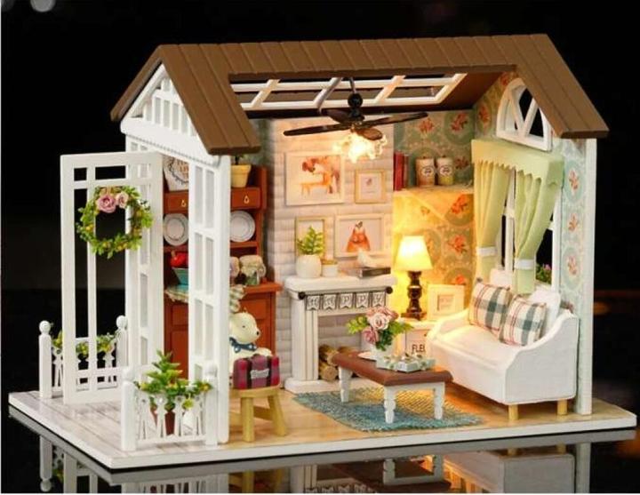 Image du produit Polesie Modèle de salon de maison de poupées en bois à assembler LED 8008-A