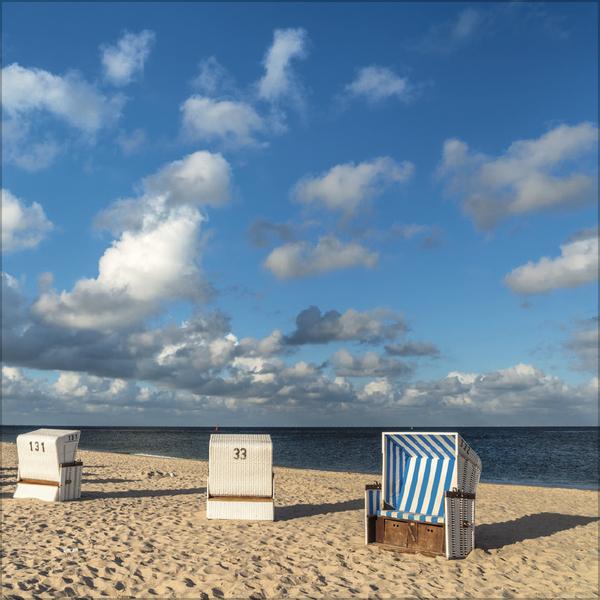 Actual product image Meerblicke - Nord- und Ostsee 2026 (30 x 30 cm, Hardcover, French, English)