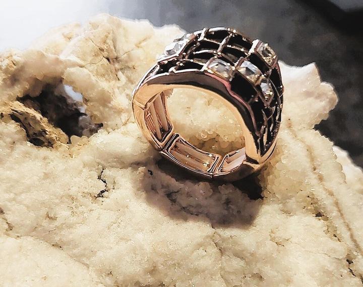 Actual product image Signé Signè ring ladies' ring elastic gold-coloured rhodium-plated One Size Black No.19 (18, 19, 20, 21)
