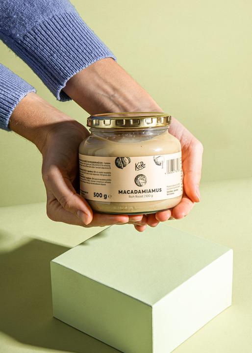 Produktbild KoRo Macadamiamus aus gerösteten Macadamiakernen (500 g)