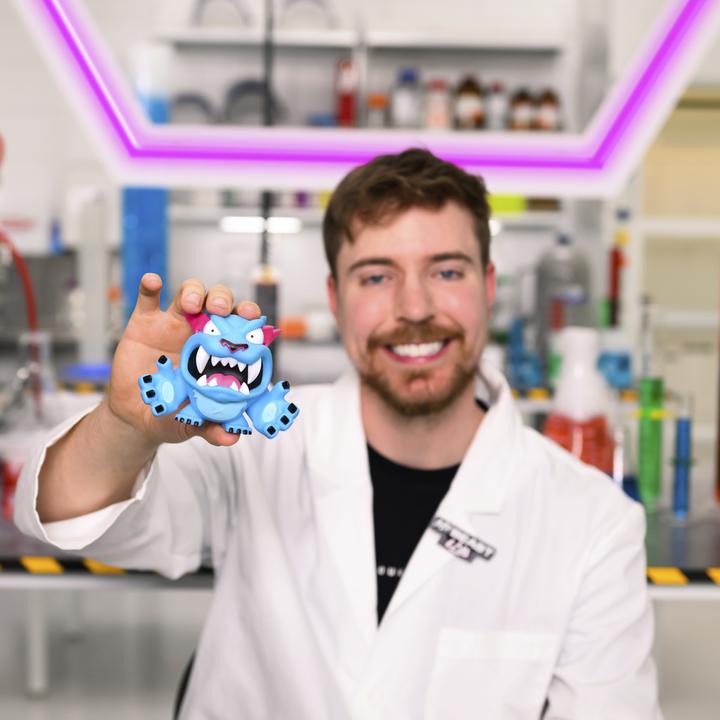 Actual product image Goo Jit Zu MrBeast Lab vinyl figure