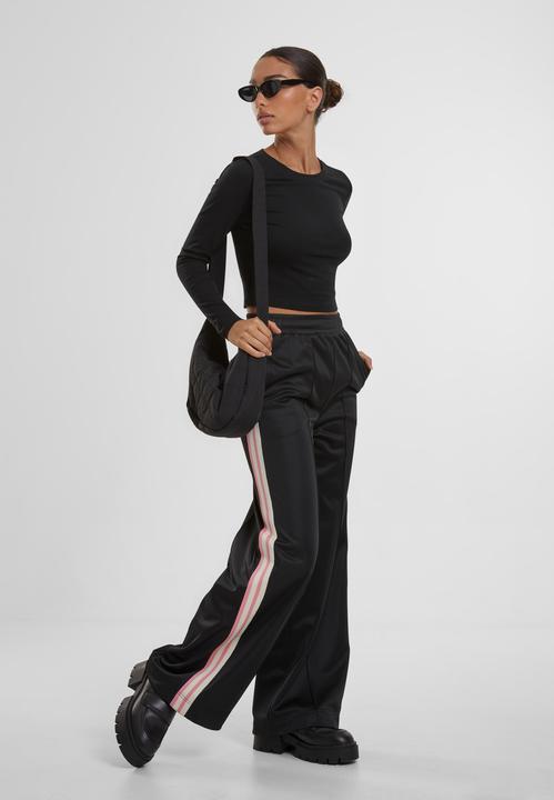 Actual product image Urban Classics Ladies Organic Cropped Longsleeve (5XL)