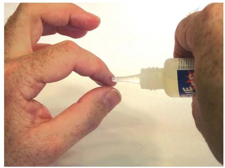 Image du produit Deluxe Materials Glue Buster 28g (45 g, 1 ml)