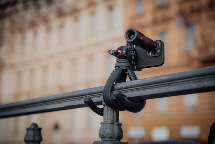 Immagine prodotto Freewell Vlogpod 3K Tripod Stand with Ballhead & Built-In Smartphone Clip