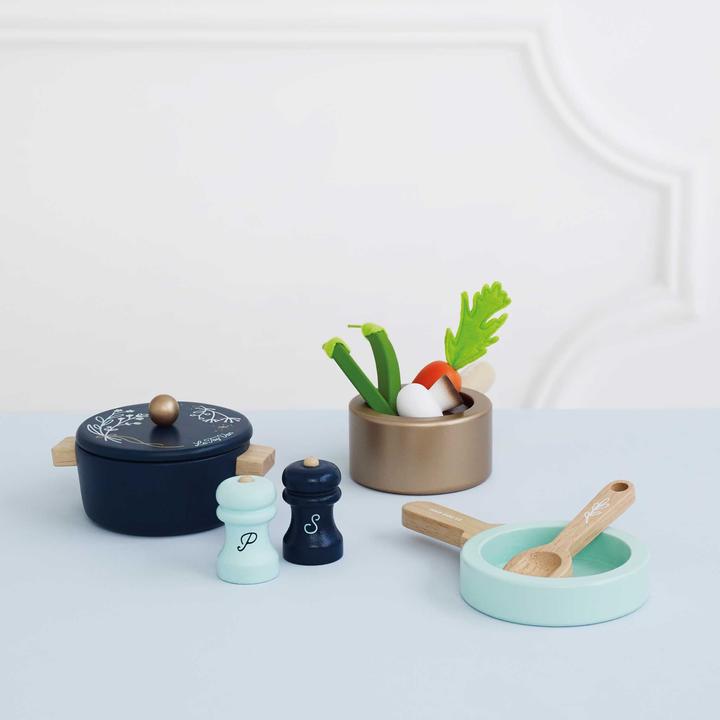 Actual product image Le Toy Van Pots and Pans NEW LOOK