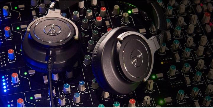 Actual product image Audio-Technica ATH-M70x (ANC, Cable)
