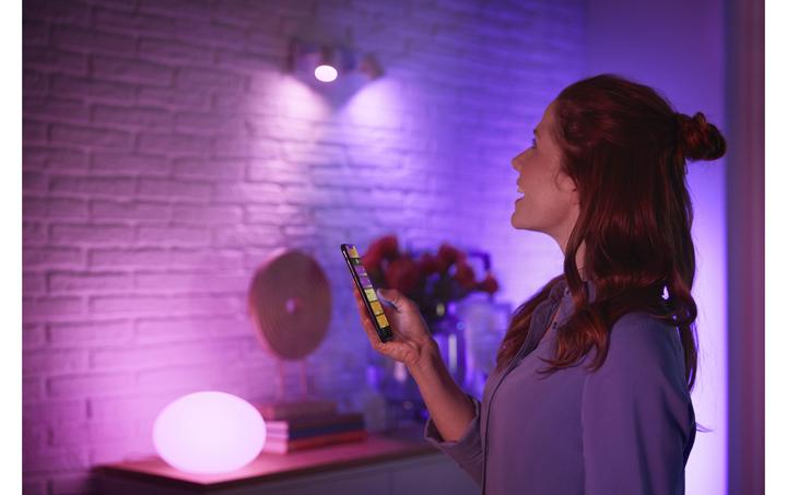 Produktbild Philips White & Color Ambiance (E27, 6.50 W, 570 lm, 3 x, F)
