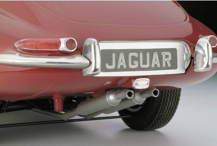 Actual product image Revell Jaguar E-Type