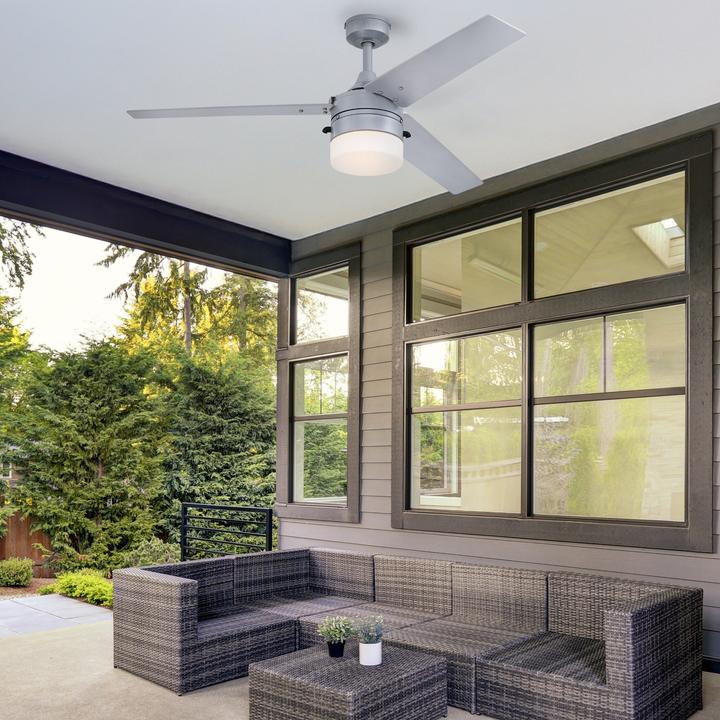 Image du produit Westinghouse Outdoor Deckenventilator Riverton Silber mit Licht (54 dB)