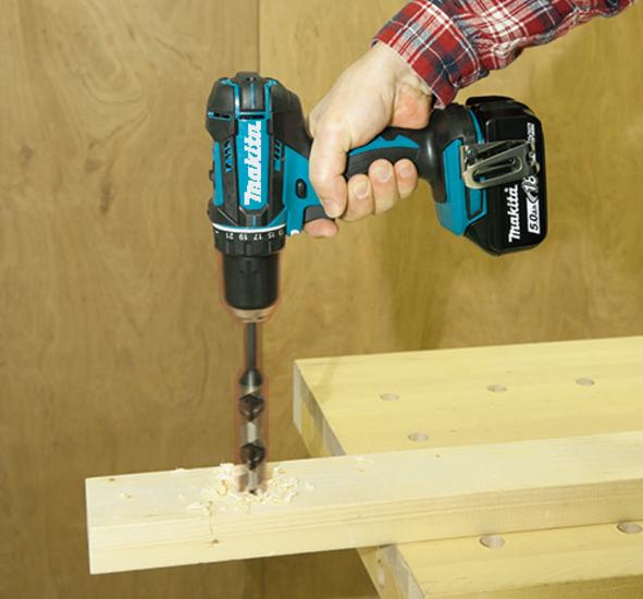 Immagine prodotto Makita DDF482RTJ 18V con due batterie (Batteria ricaricabile)