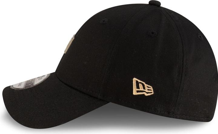 Actual product image New Era 9Forty Strapback Cap - METAL BADGE schwarz