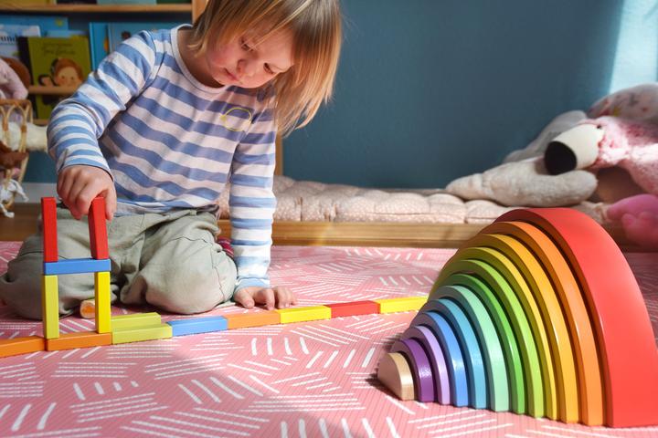 Produktbild small foot Holzbausteine Regenbogen XL