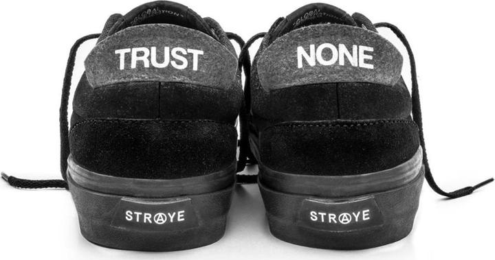 Actual product image Straye Fairfax Suede (37)