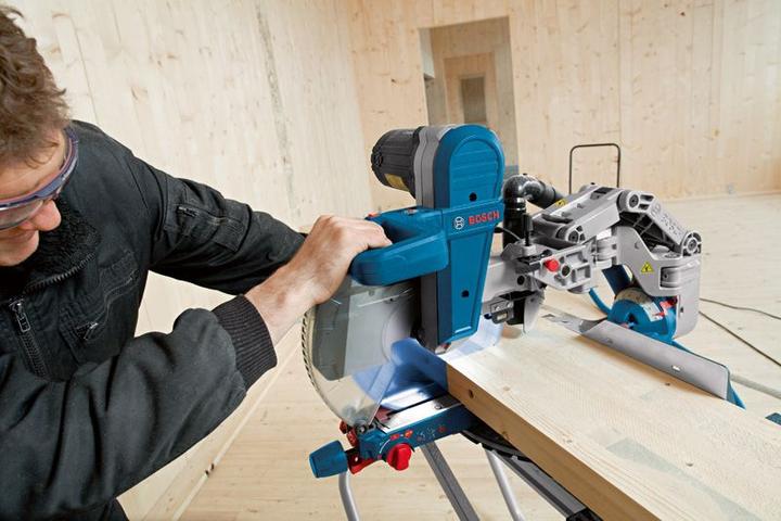 Produktbild Bosch Professional Kapp- und Gehrungssäge GCM 12 GDL, Wood