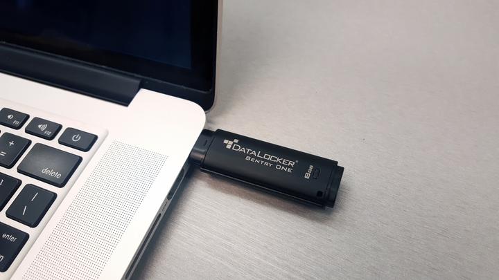 Actual product image DataLocker SENTRY ONE SECURE USB 3.1 GEN1 (16 GB, USB-A)