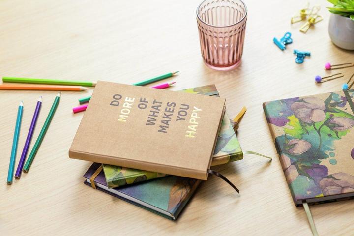 Image du produit Jolie Carnet de notes (À rayures, Couverture rigide)