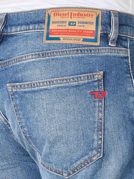 Produktbild Diesel D-Strukt 2019 Jeans Slim Fit Medium Blue