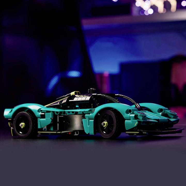 Image du produit LEGO 42208 ® TECHNIC Aston Martin Valkyrie (42208, LEGO Technic)