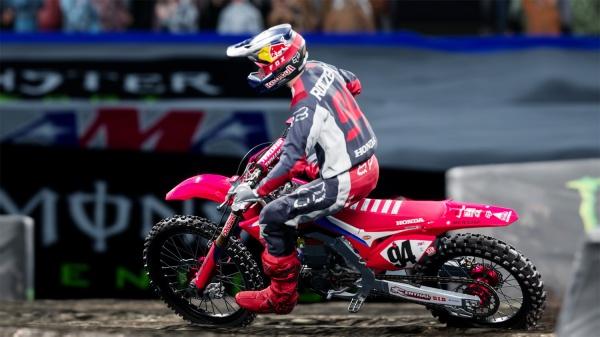 Immagine prodotto Plaion Monster Energy Supercross 4 (PS4, IT)