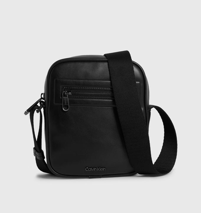 Produktbild MGA Na (49% POLYURETHANE, 51% RECYCLED POLYESTER)
