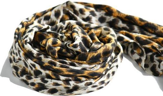 Produktbild Blue Chilli Schal mit Leopardenmuster
