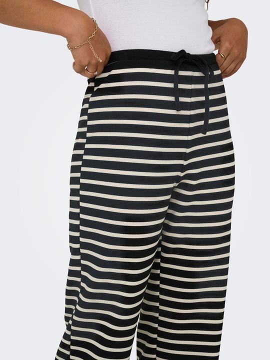 Actual product image Only ONLFABIOLA Locker geschnitten Jogginghose Jogginghose (XL)