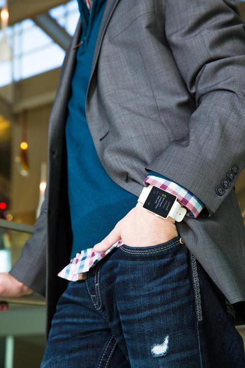 Actual product image Garmin Vivoactive (43.80 mm)